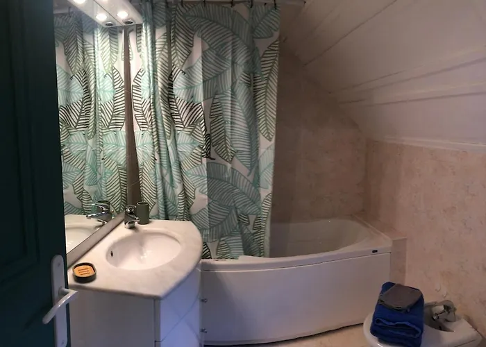 펜션 La Chandelle 미실락